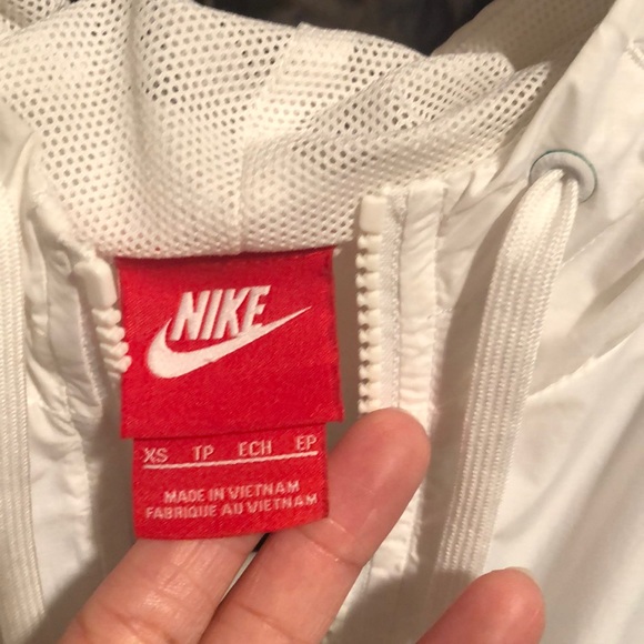 *SOLD ON MERCARI* Nike windbreaker vest - Picture 3 of 6